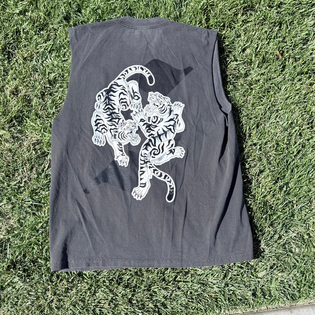 Tiger cut off.