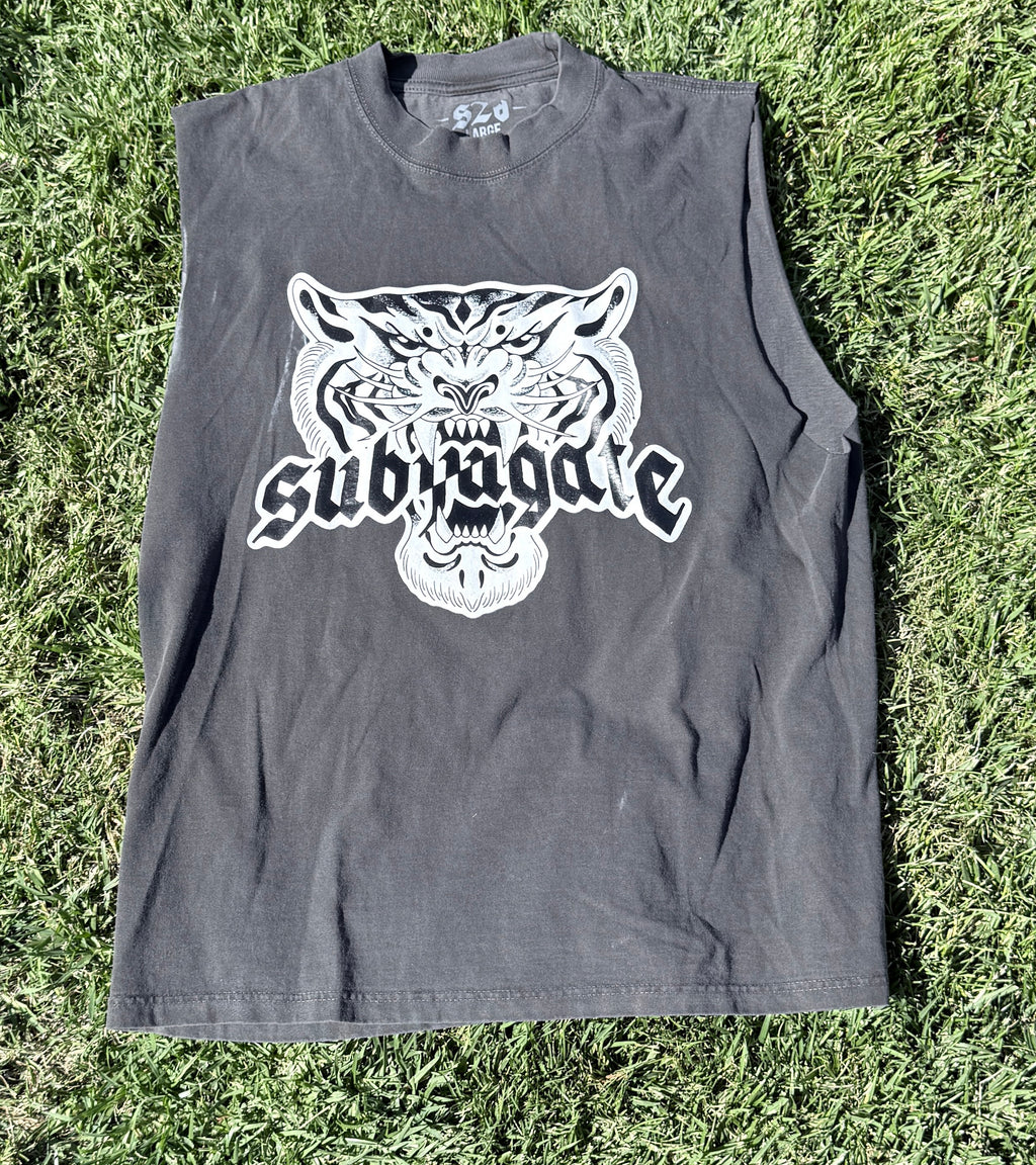 Tiger cut off.